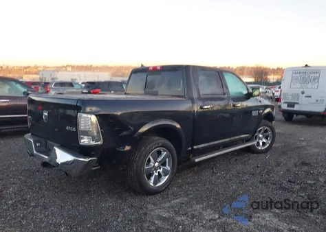 2017 Ram 1500 Laramie 4X4 5'7 Box z USA, uszkodzony, nr VIN 1C6RR7NT5HS726291